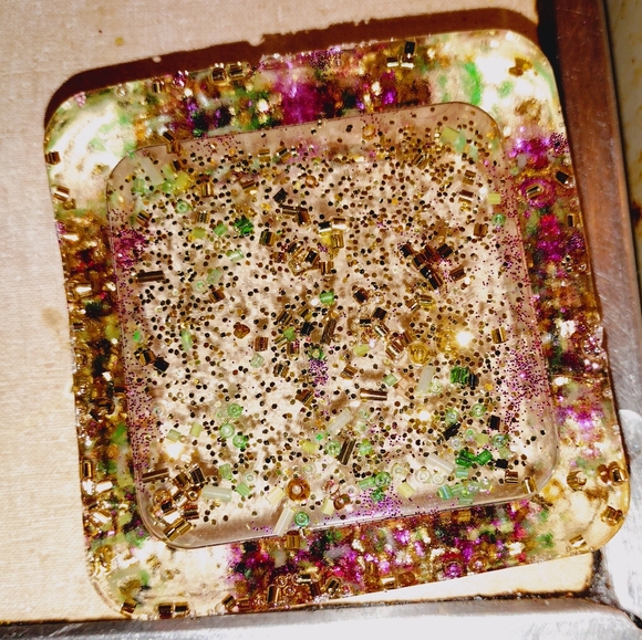 Handmade resin epoxy Ashtrays - Picture 3 of 3